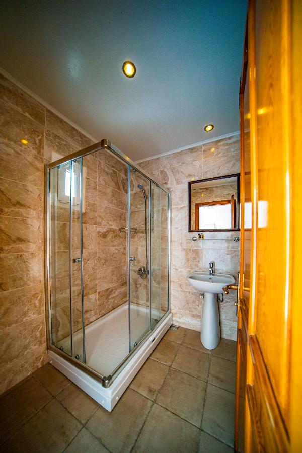 Nagi Beach Hotel — 3