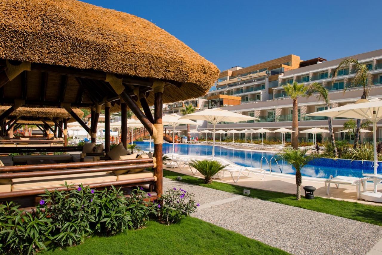 Bellazure Hotel — 3
