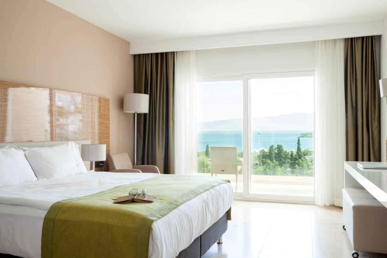 Bellazure Hotel — 2